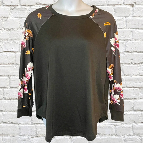 BloomChic Tops - BloomChic Floral Sleeve Sweatshirt